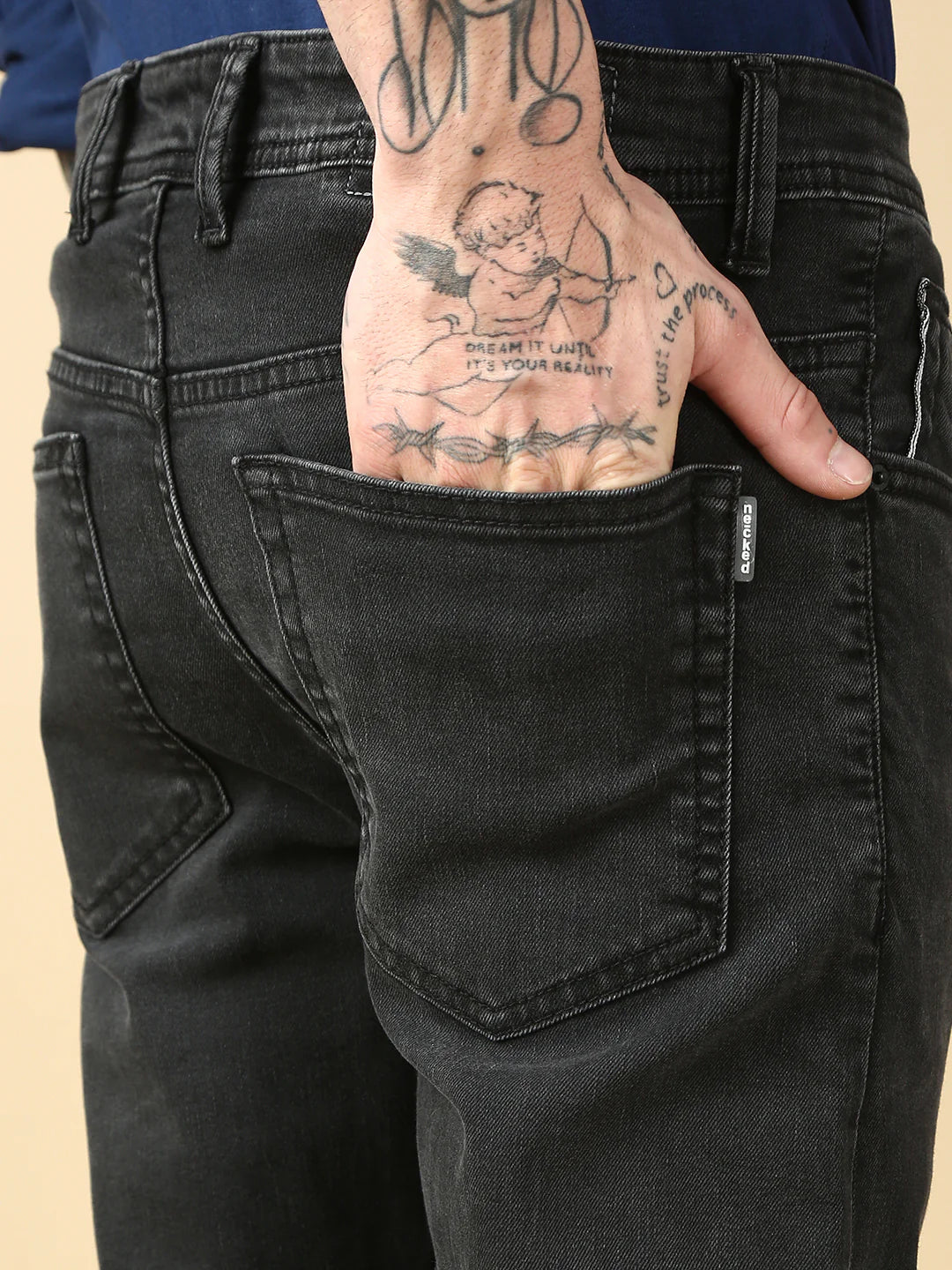 Necked Carbon Black Selvedge Slim Straight Stretchable Jeans