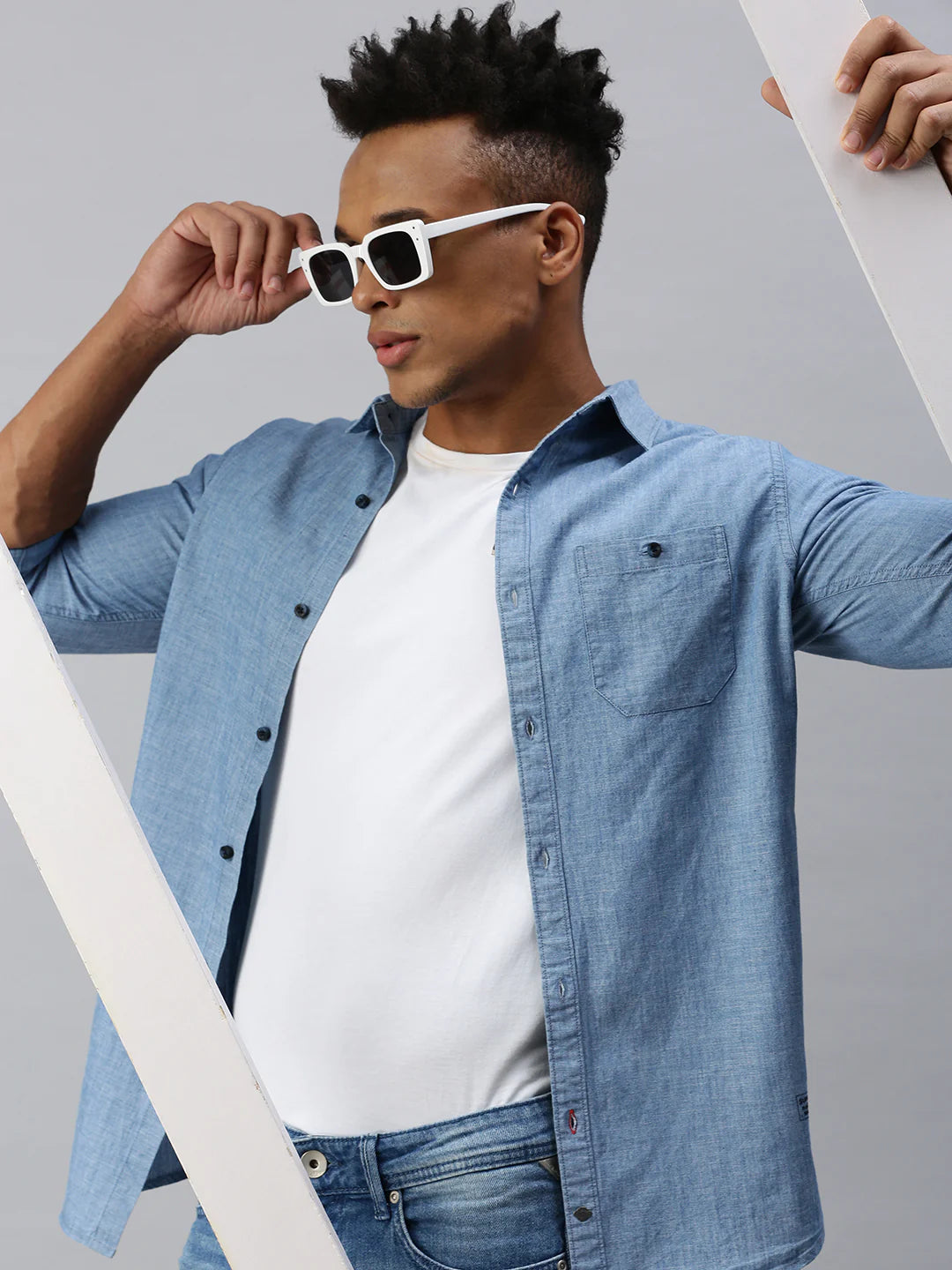 Necked  slim-fit blue denim shirt with patch pocket