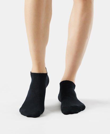 Jockey 7097 Men's Compact Cotton Stretch Low Show Modern Socks With Stay Fresh Treatment (Pack of 3)