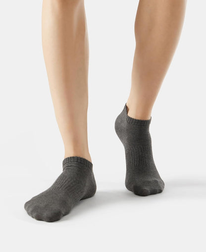 Jockey 7097 Men's Compact Cotton Stretch Low Show Modern Socks With Stay Fresh Treatment (Pack of 3)