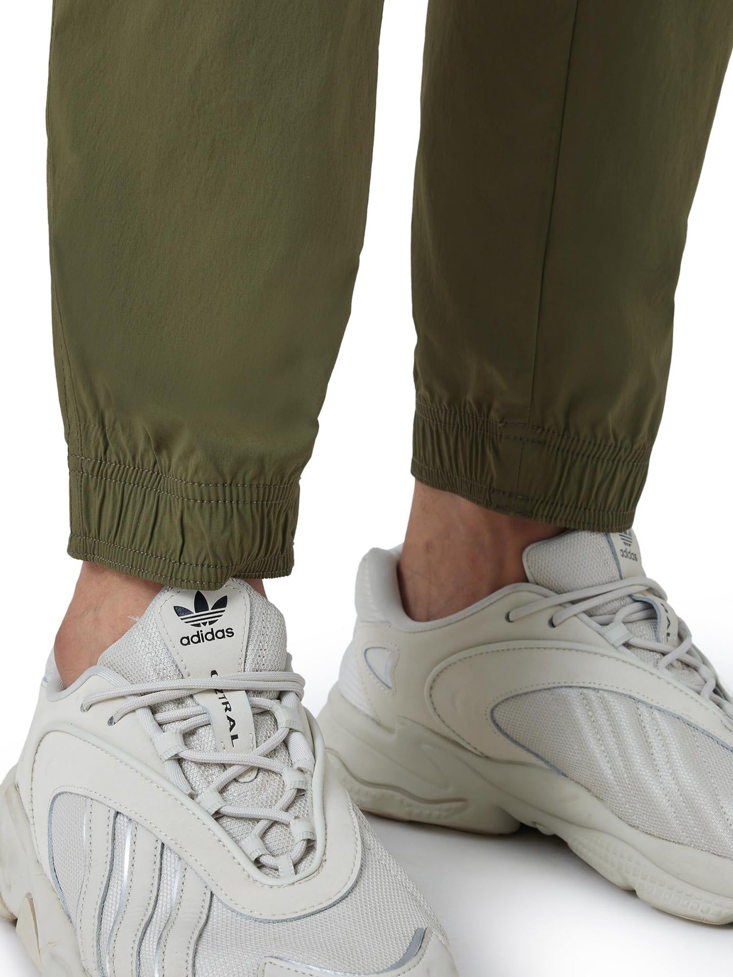 XYXX Men's Skinny Fit Mid Rise Moveo Quick-Dry Cargo Joggers with Drawcord & Utility Pockets