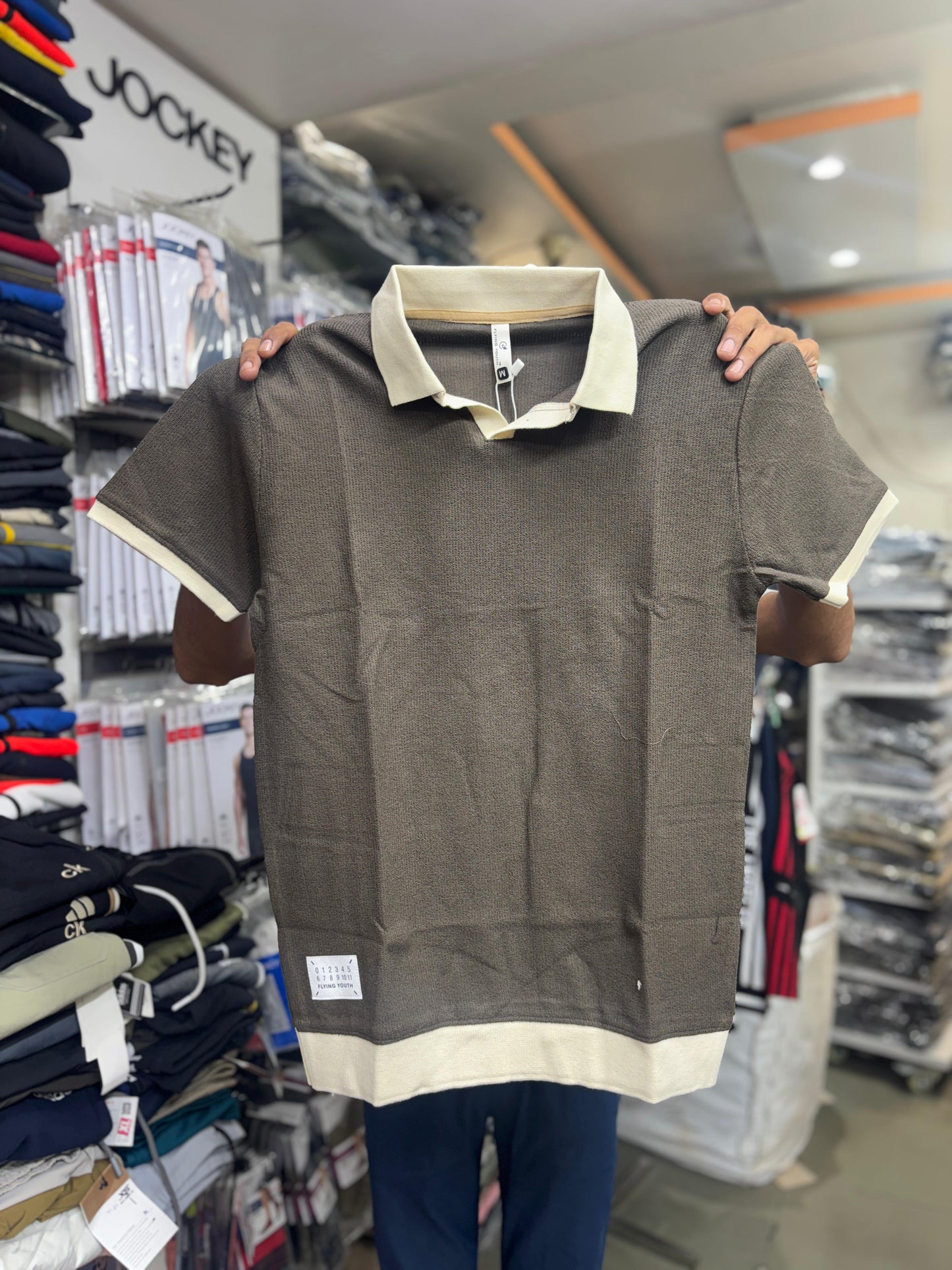 Premium Contrast Collar Polo T-Shirts for Men – Stylish Casual Wear Available in Black, Green & Brown